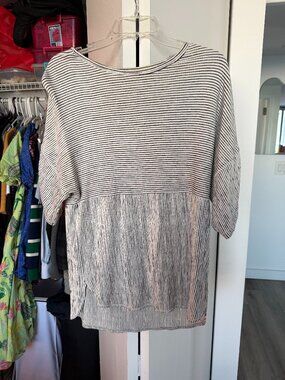 Max Studio Size XS Fits like M White and Blue Stripes